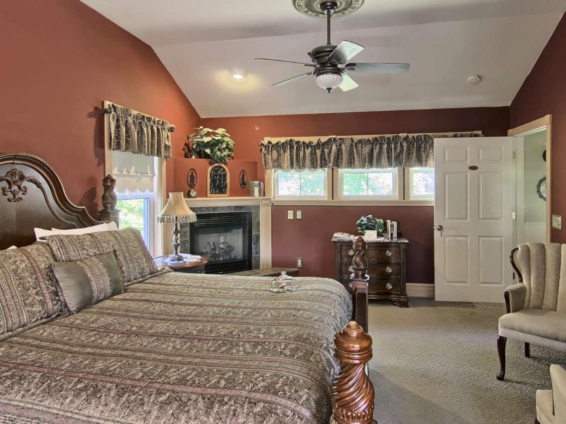 Grand Victorian B&B Inn Bellaire Habitación foto